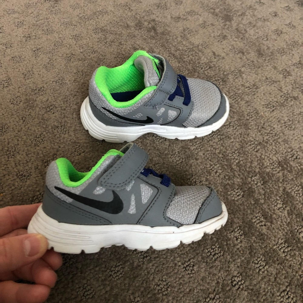 Toddler Nike sneakers size 5